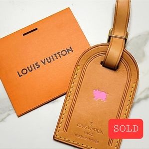 ❌️SOLD❌️ Louis Vuitton Pig Hotstamp Luggage Tag QwensCloset